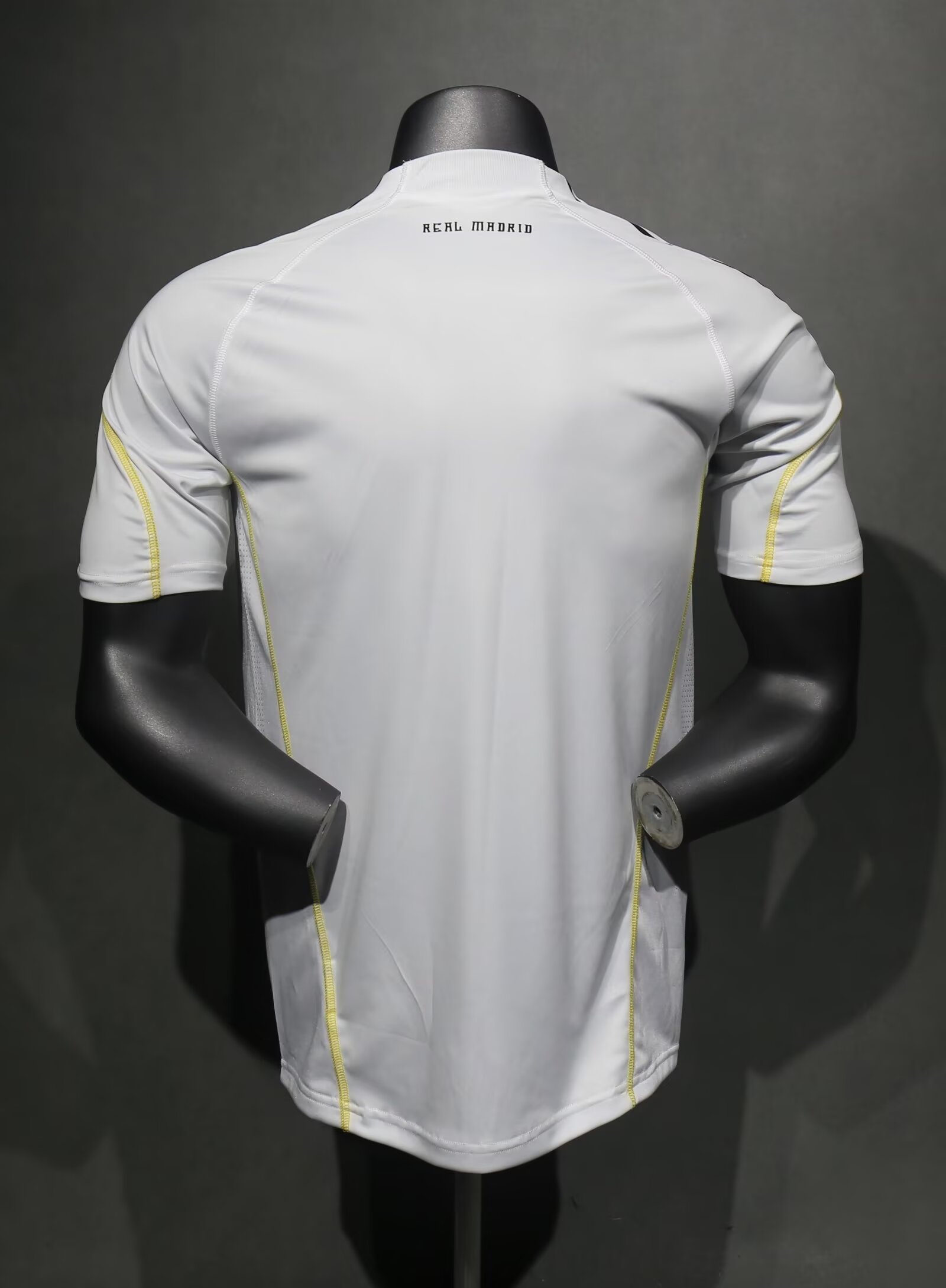 2009-2010 RMA Home Player Version 球员 Retro Soccer Jersey