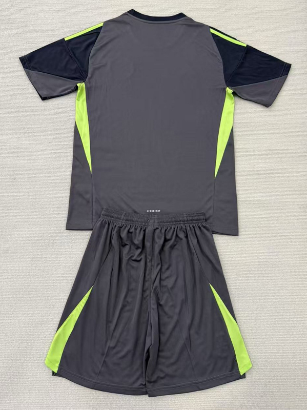 25-26 Man Utd Black GoalKeeper Kids Soccer Jersey (绿标)