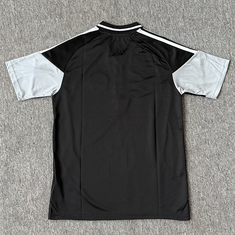 26-27 Celtic Black Polo Short Sleeve (半拉链)
