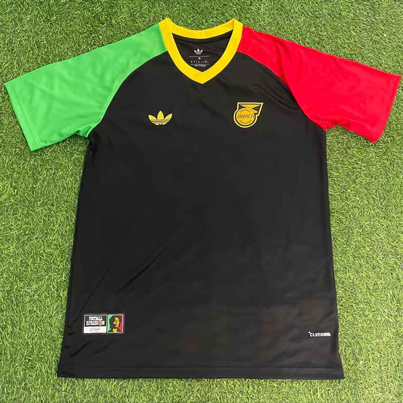 26-27 Jamaica Black Training shirts (红绿袖)
