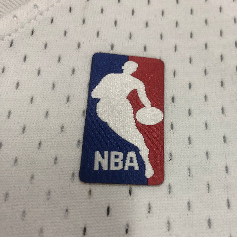 2003-04 LAKERS BRYANT #8 White Retro Top Qualit...