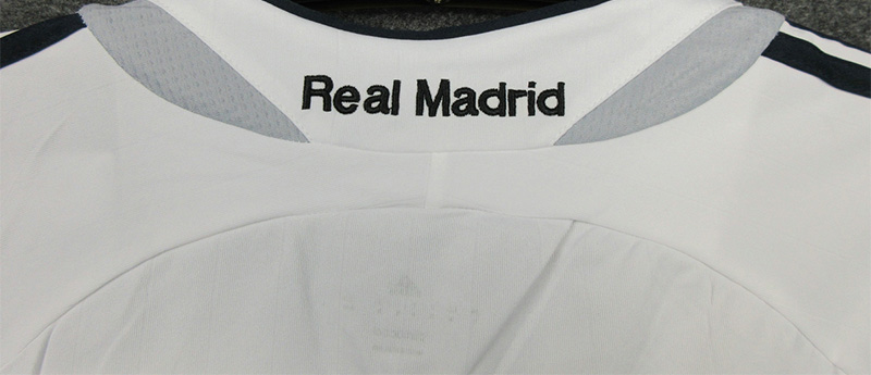 2006-2007 RMA Home Retro Soccer Jersey