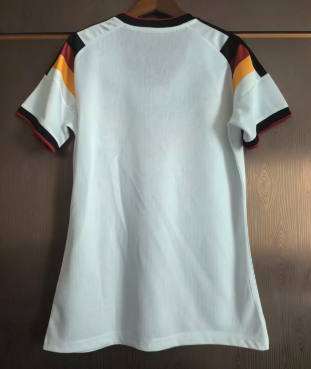 25-26 Germany home woman Fans Soccer Jersey（女人）