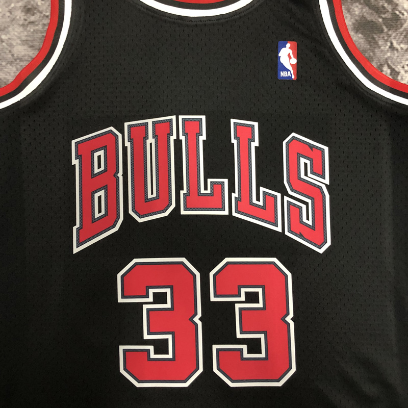 1998 BULLS PIPPEN #33 Black Retro Top Quality H...